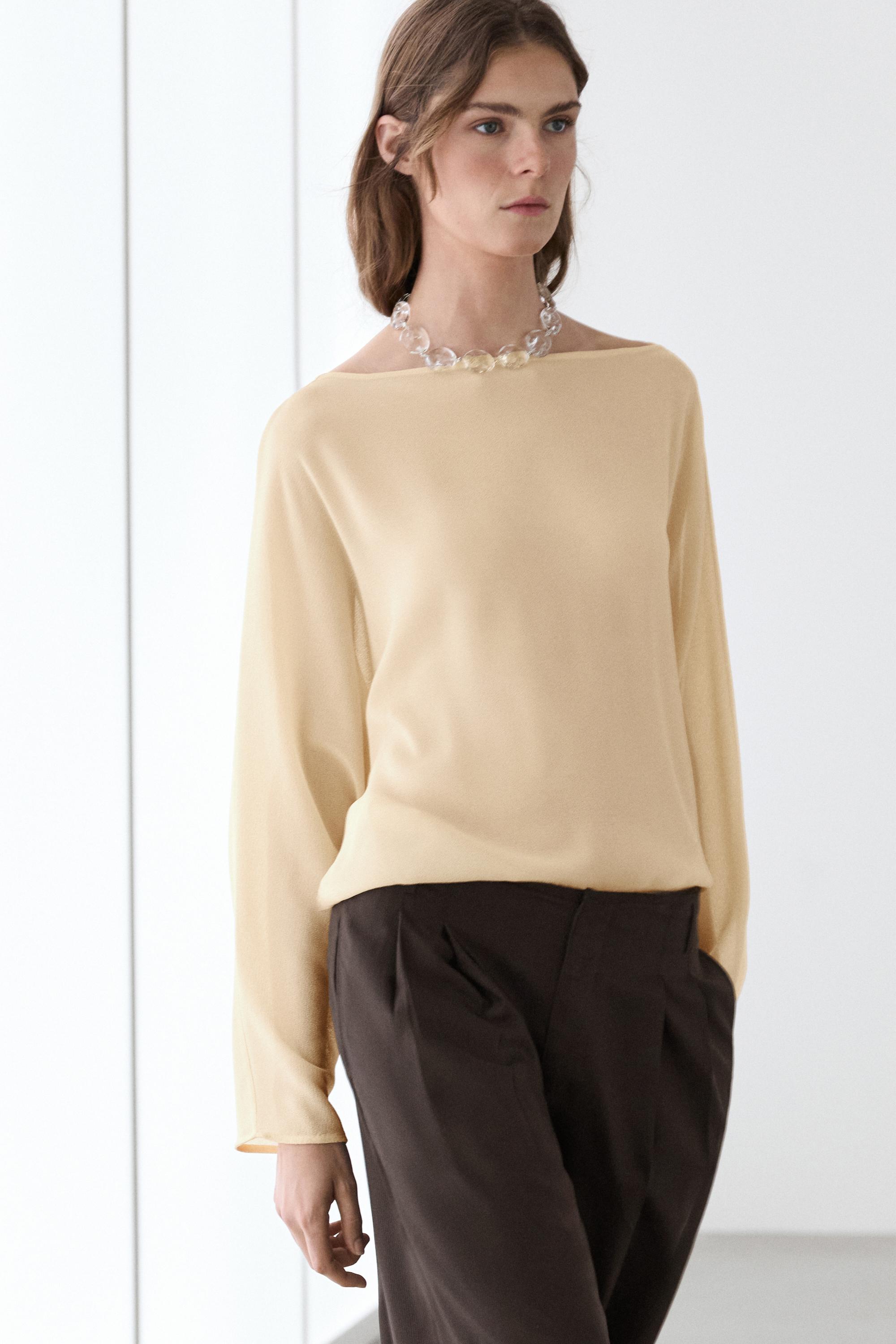 Flowing semi-sheer shirt — Pastel yellow