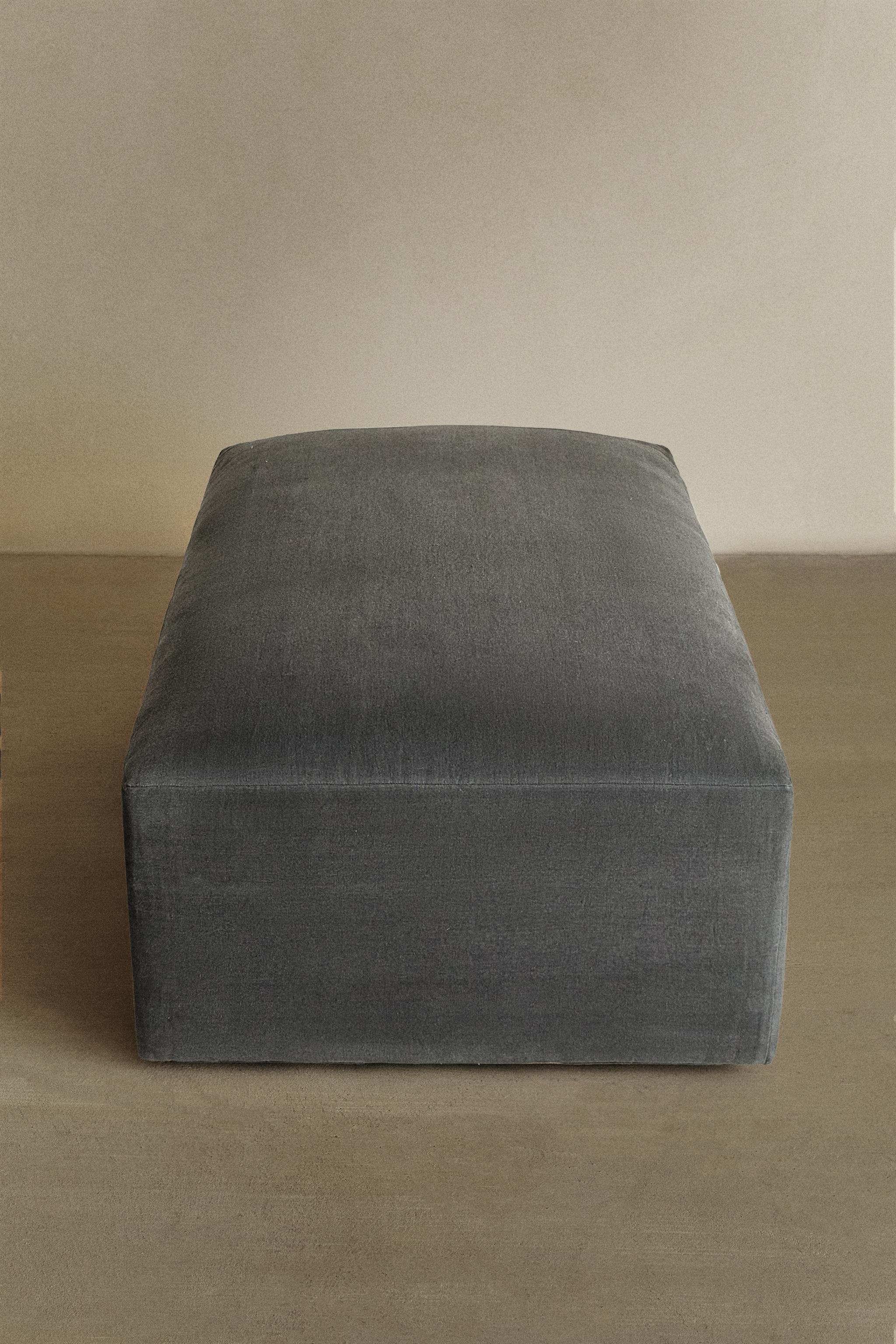 WASHED LINEN POUF — Dark grey