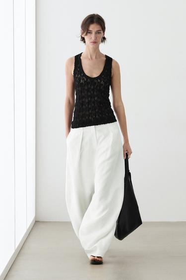 Top cuello redondo encaje - Negro de Zara - Imagen 0