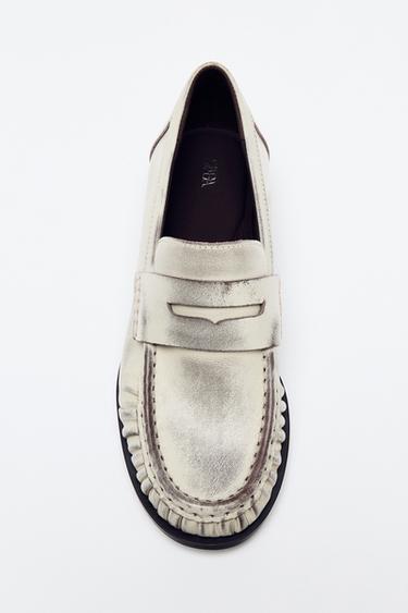 MOCASÍN PIEL FRUNCIDOS - blanco de Zara