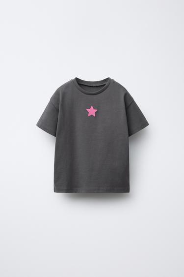 CAMISETA BORDADO Y TEXTO - Carbón de Zara