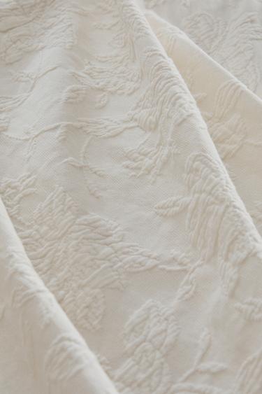 JACQUARD BEDSPREAD WITH RUFFLE TRIM - Ecru by Zara