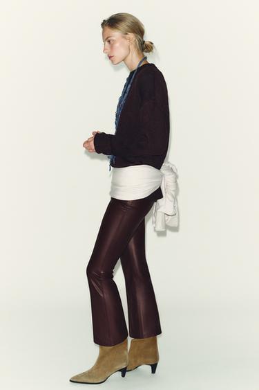 LEGGING LÉGÈREMENT ÉVASÉ MATIÈRE SYNTHÉTIQUE - Marron de Zara - Image 3