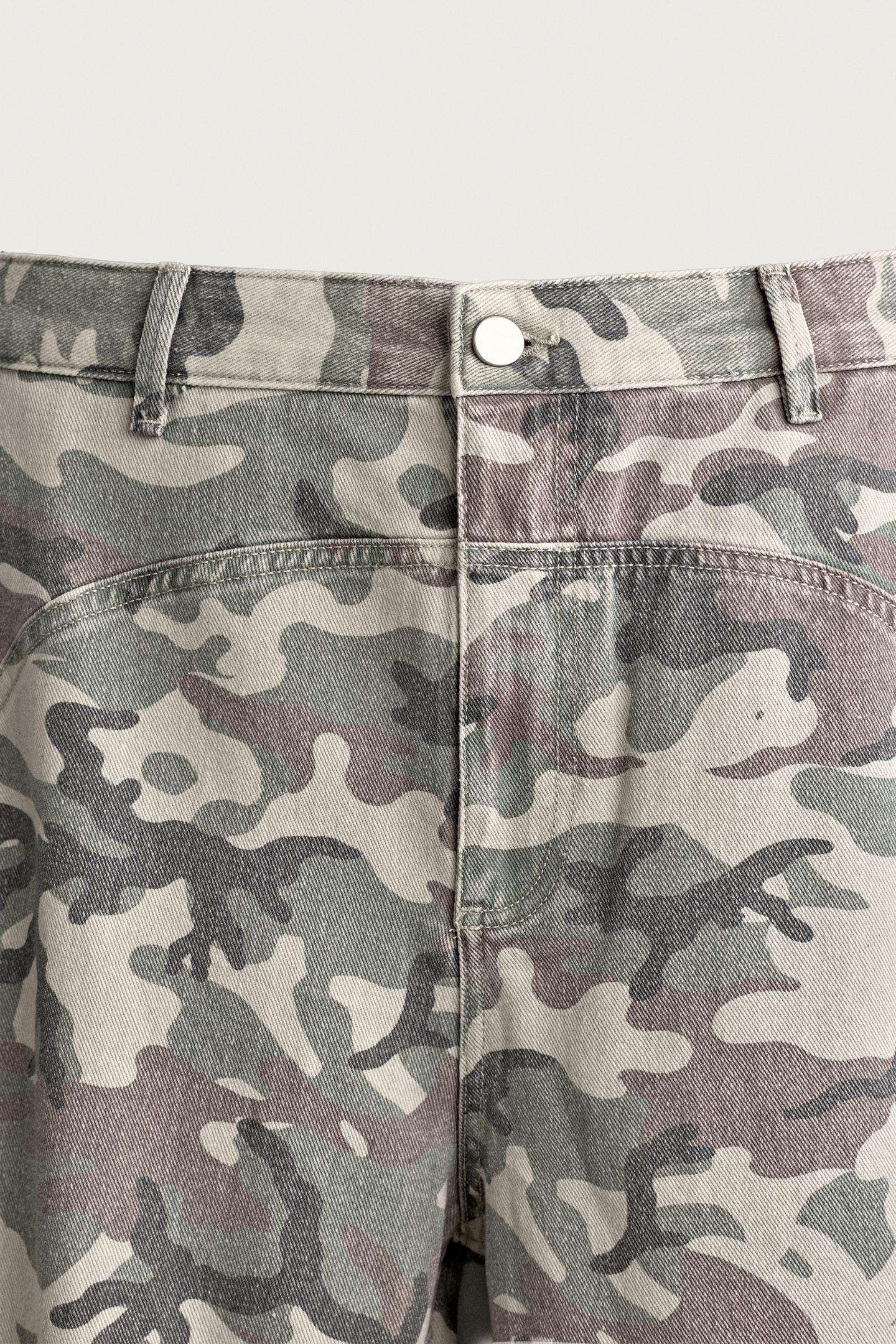 Мужские брюки Zara Abstract Print Barrel-Fit, цвет: Хаки — фото 9