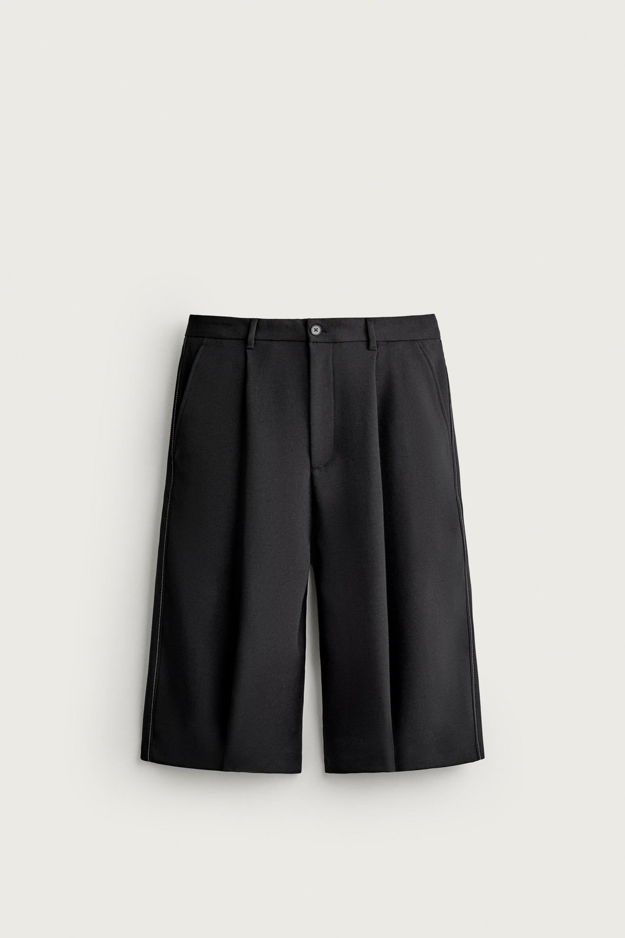 WIDE FIT PLEATED BERMUDA SHORTS — Black