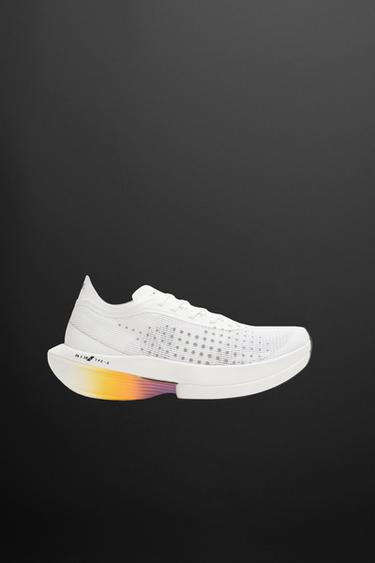 ZAPATILLA PARA CORRER LARGAS DISTANCIAS - Blanco de Zara