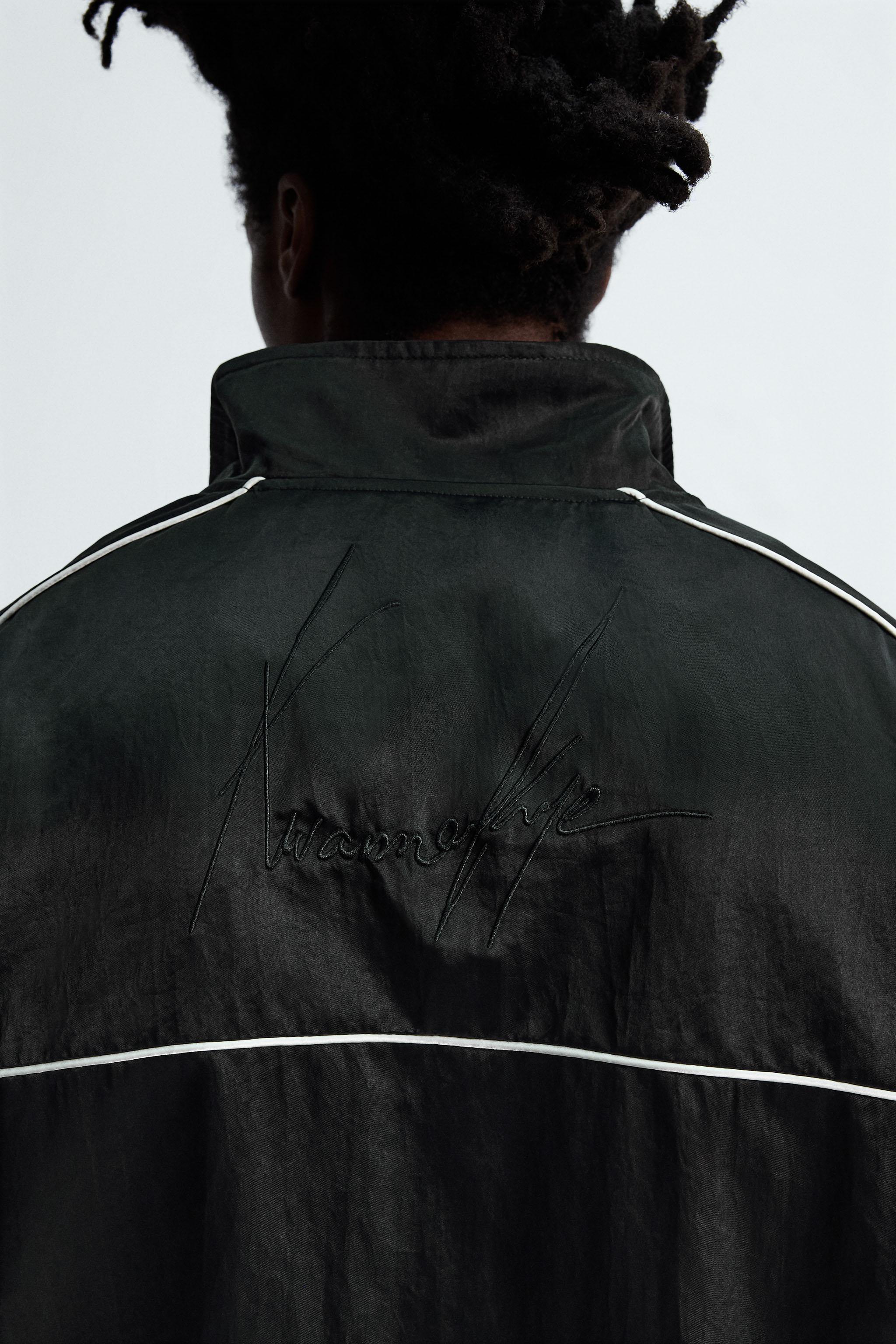 刺繍入りボンバージャケット© OTIS KWAME KYE QUAICOE - ブラック