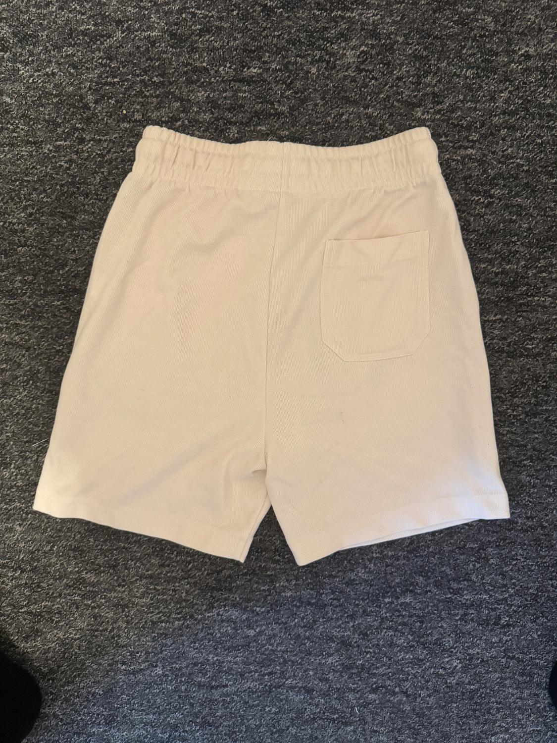 TEXTURED BERMUDA SHORTS WITH LABEL - Image 3