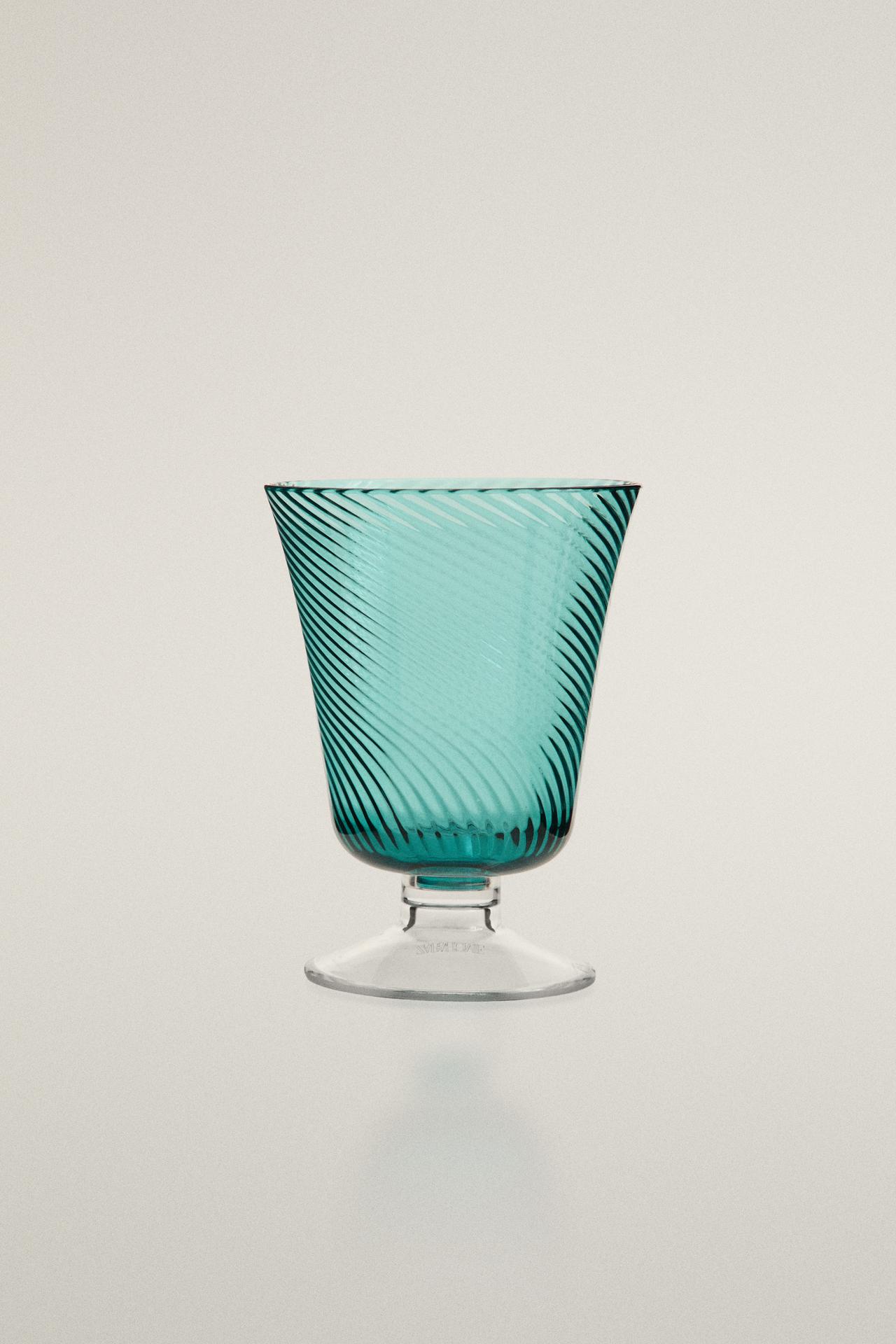 ACRYLIC WINE GLASS WITH LINEAR DESIGN