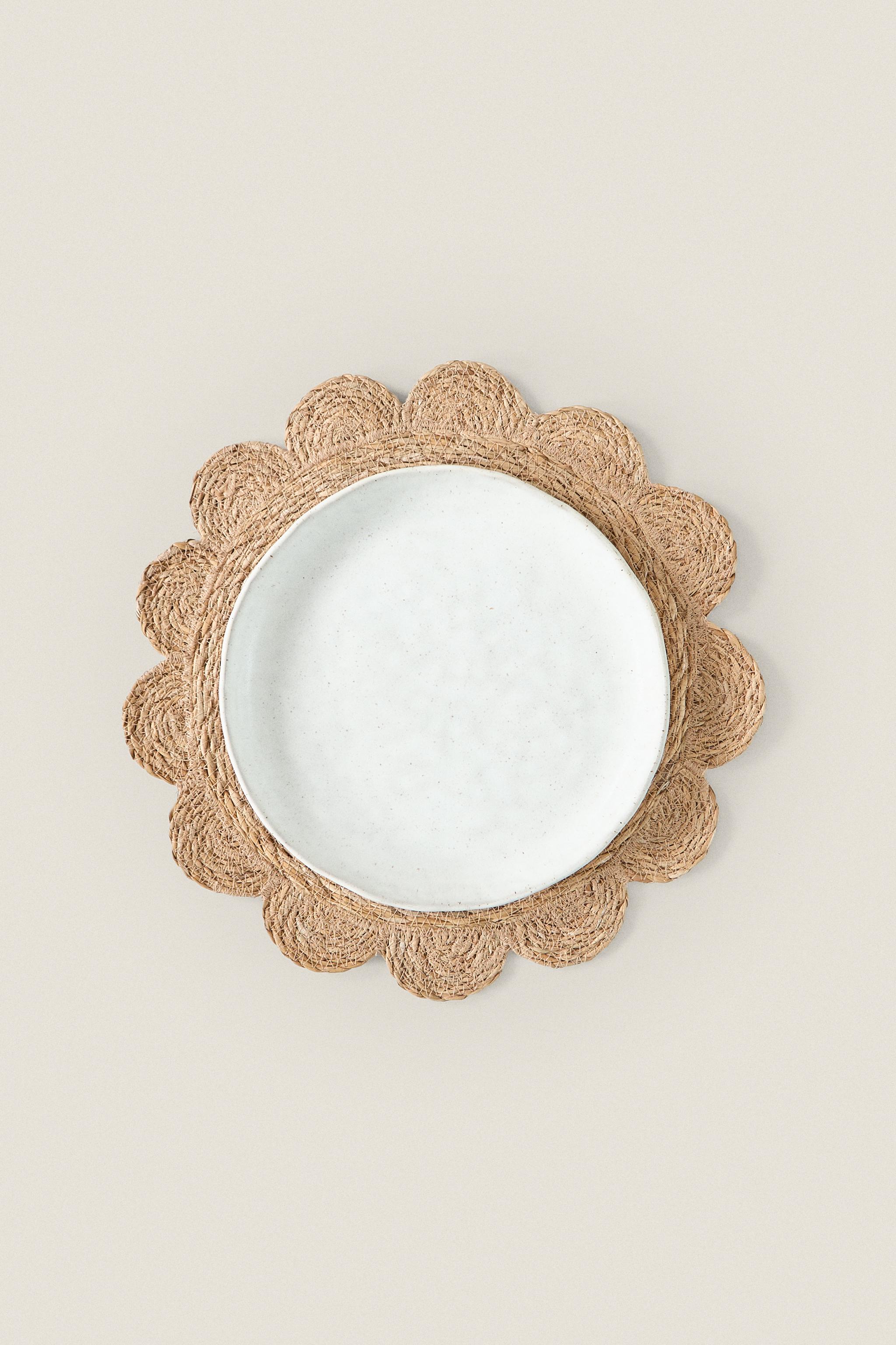 FLOWER RATTAN PLACEMAT