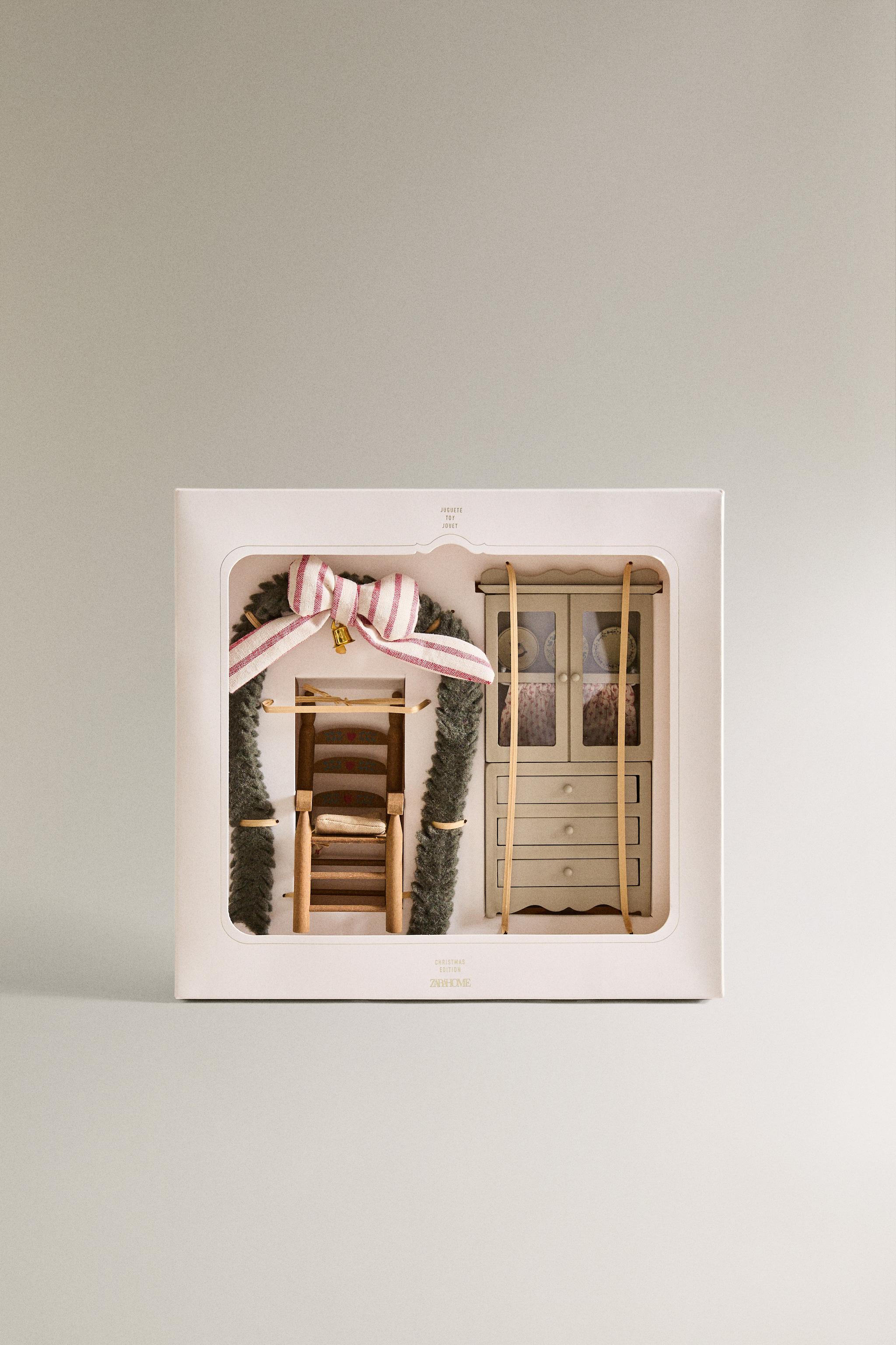 CHILDREN'S DOLLHOUSE CHRISTMAS LIVING ROOM TOY SET