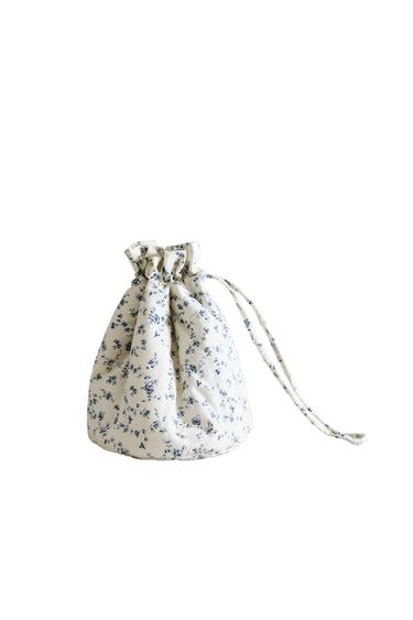 ベビー ブルー フラワー バケットバッグブルーZaraのベビー ブルー フラワー バケットバッグ - ブルー 