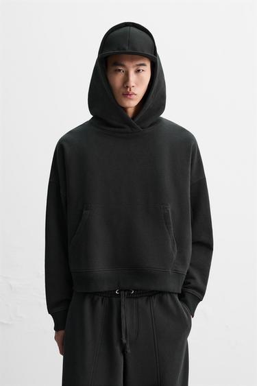 SUDADERA CAPUCHA CROPPED FIT - Negro de Zara
