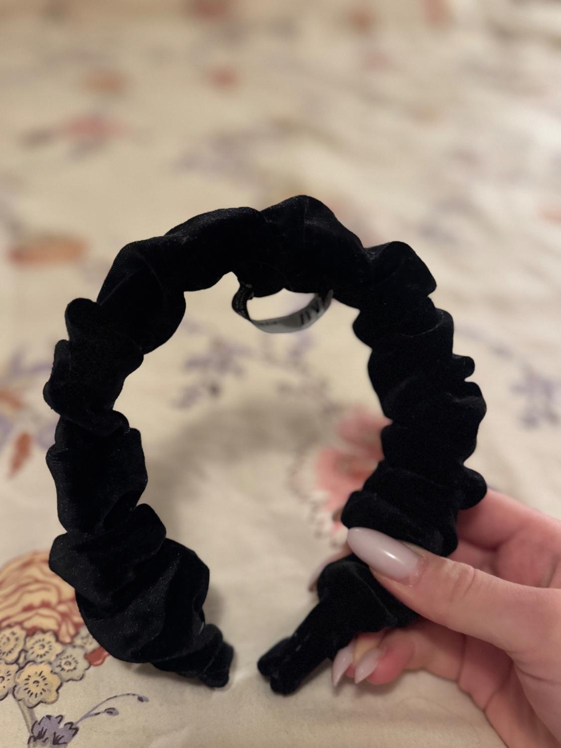 RUCHED VELVET HEADBAND - Image 2