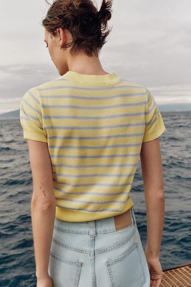 سترة محاكة مخططة بأكمام قصيرة - خطوط الخاص بـ Zara