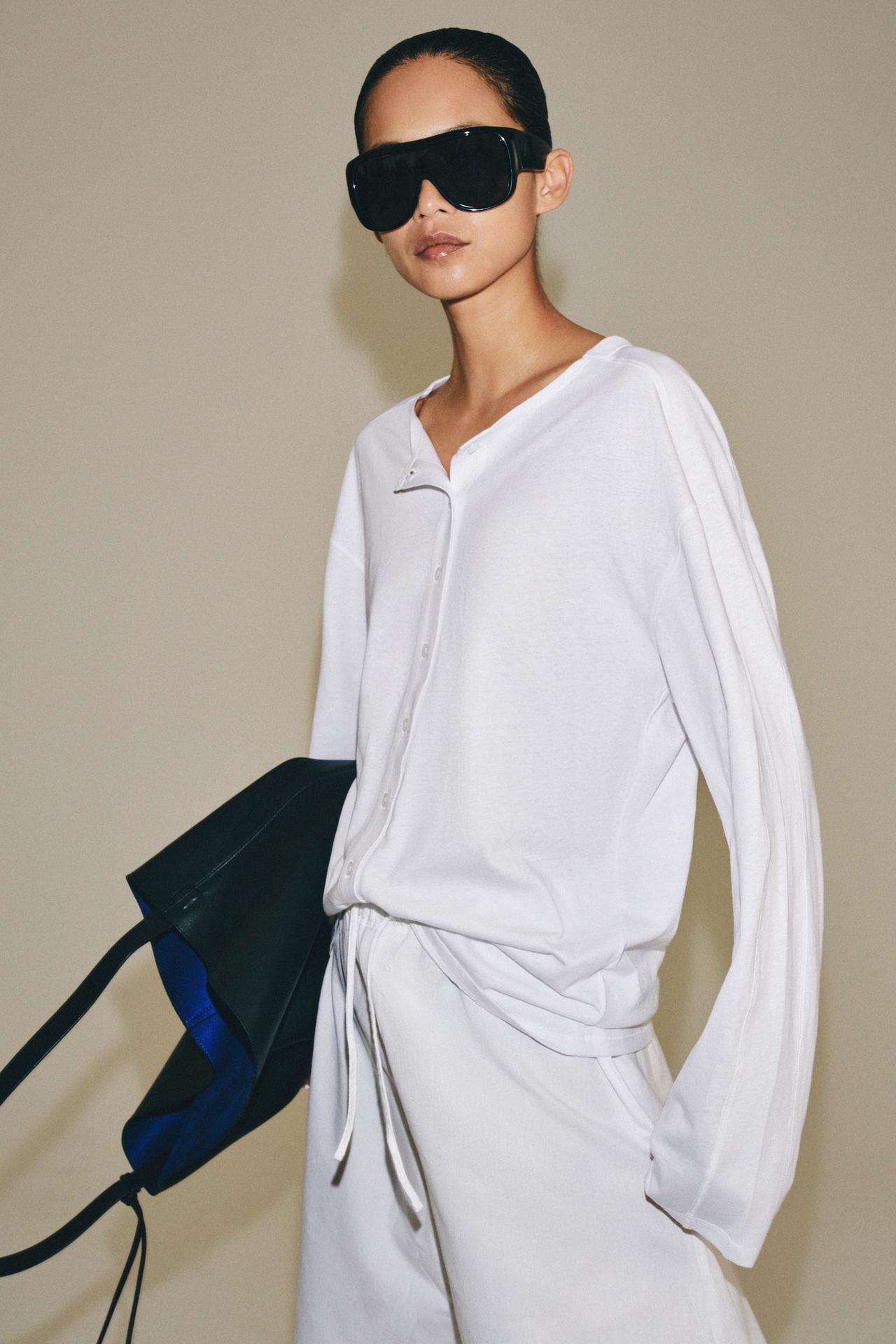BUTTON-UP T-SHIRT — White