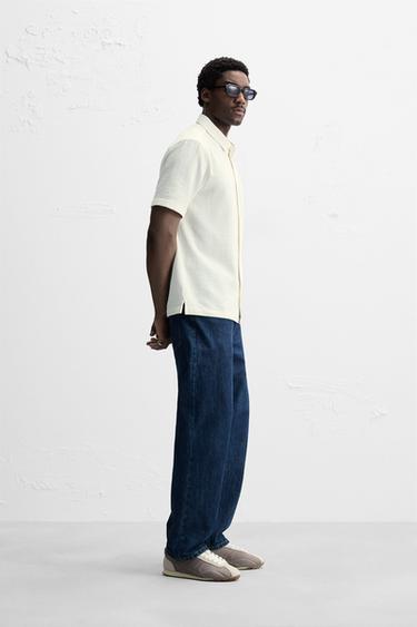 CHEMISE À TEXTURE - Écru de Zara - Image 3