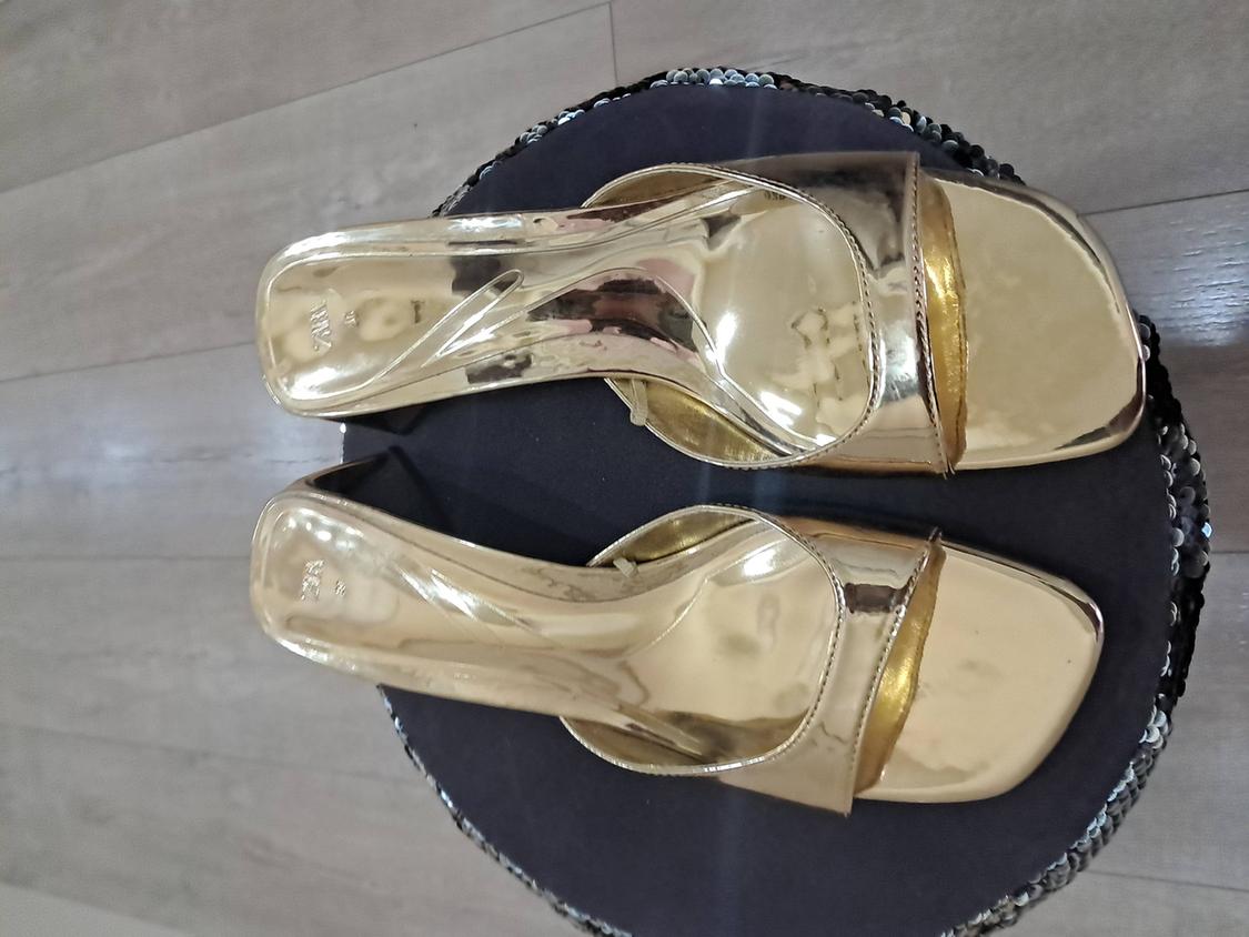 METALLIC BLOCK HEEL SANDALS - Image 3