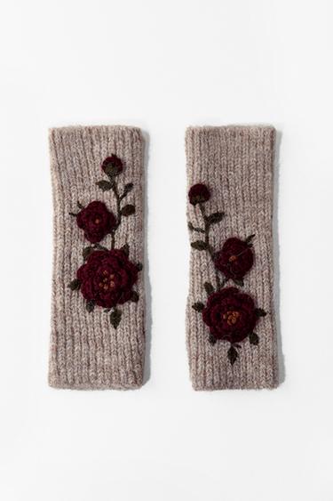 Zara FLORAL EMBROIDERED KNIT MITTENS - Sand