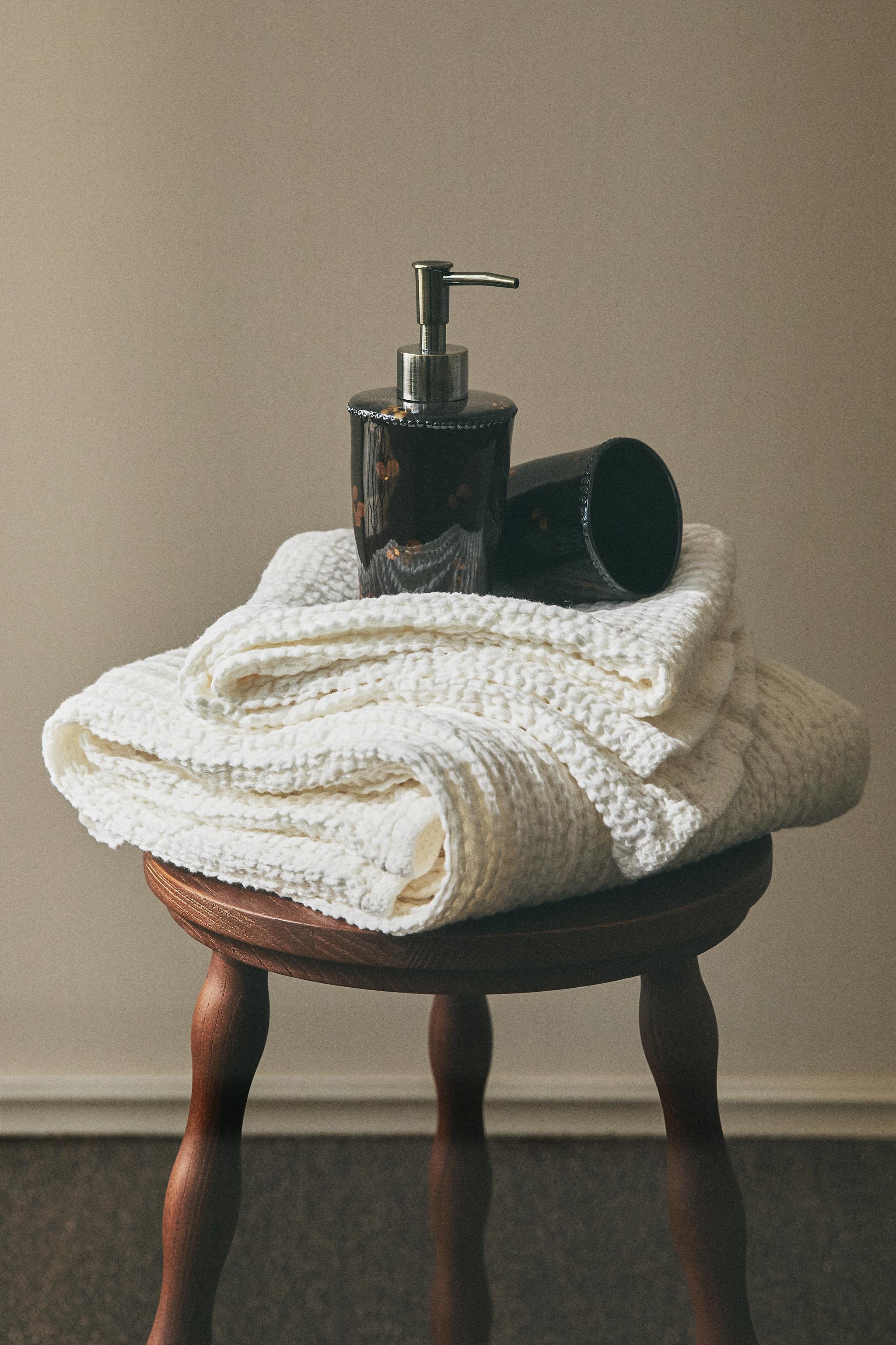 フラワーバスルームアクセサリー | ZARA Japan / 日本