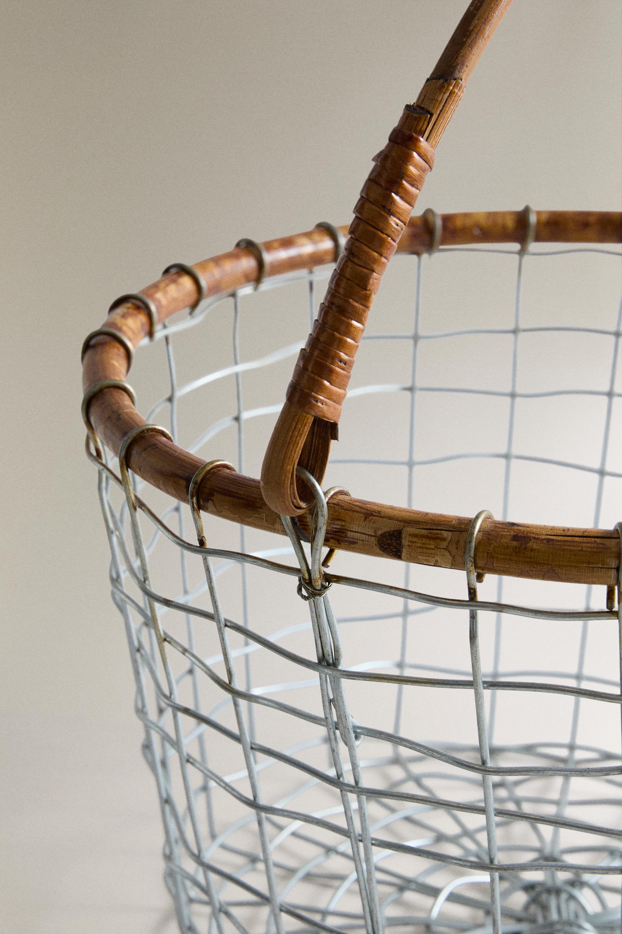 IRON AND RATTAN BASKET — Dark brown