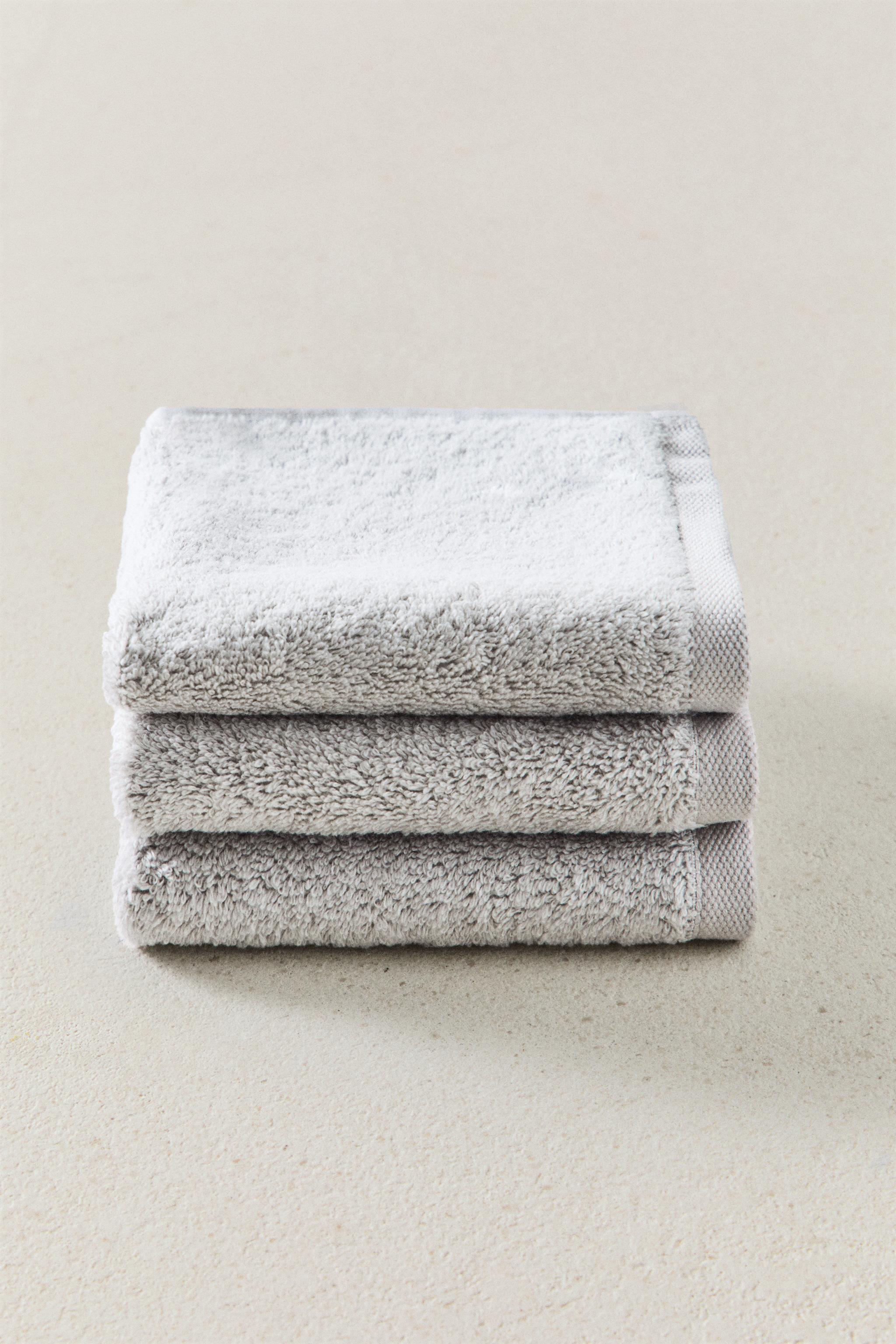 PREMIUM COTTON HAND TOWELS (PACK OF 3) — Light gray