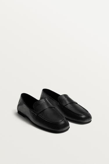 LEDERMOKASSIN MIT ZIERRIEGEL - Schwarz von Zara