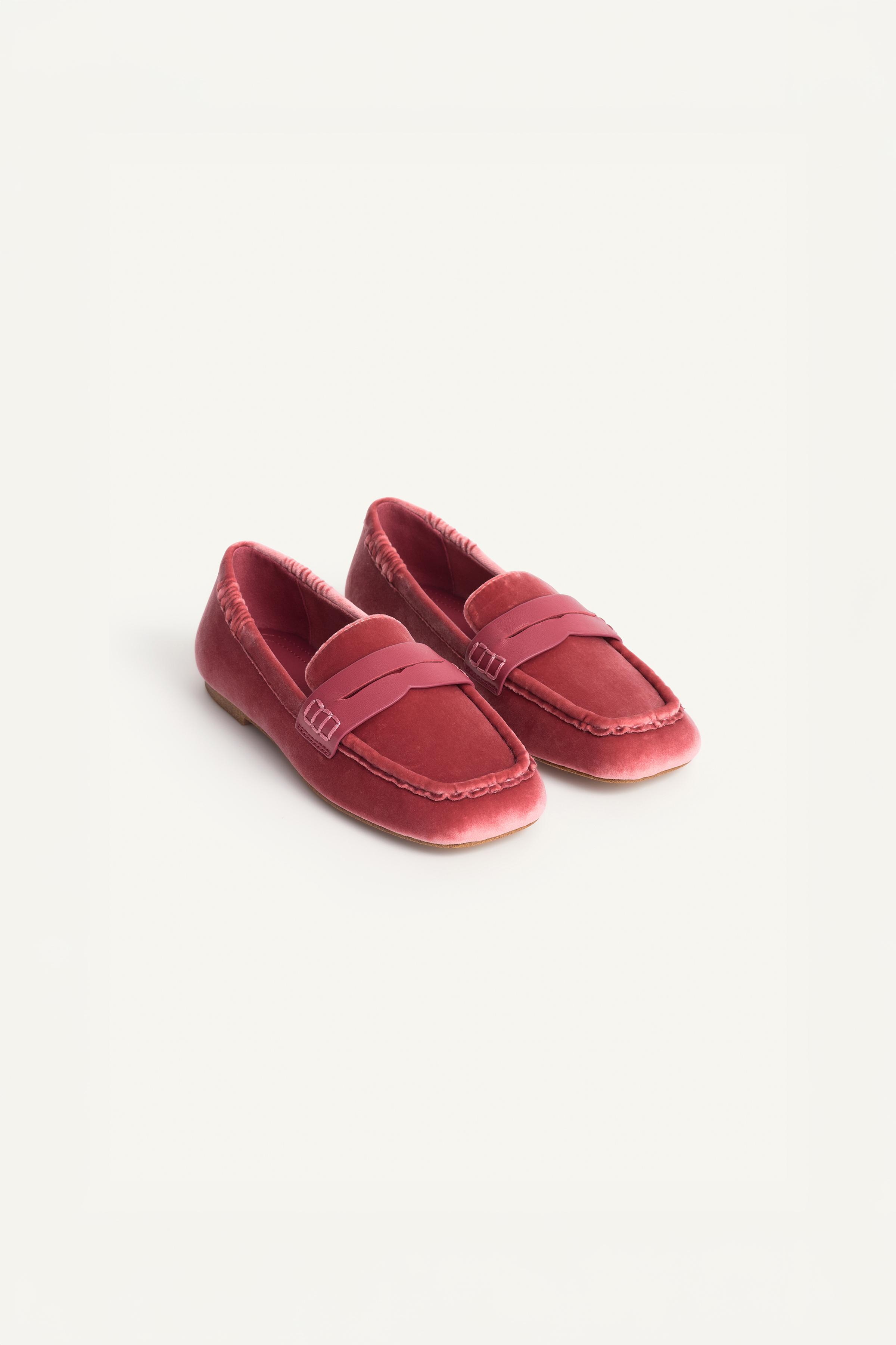 LIMITED EDITION VELVET LOAFERS