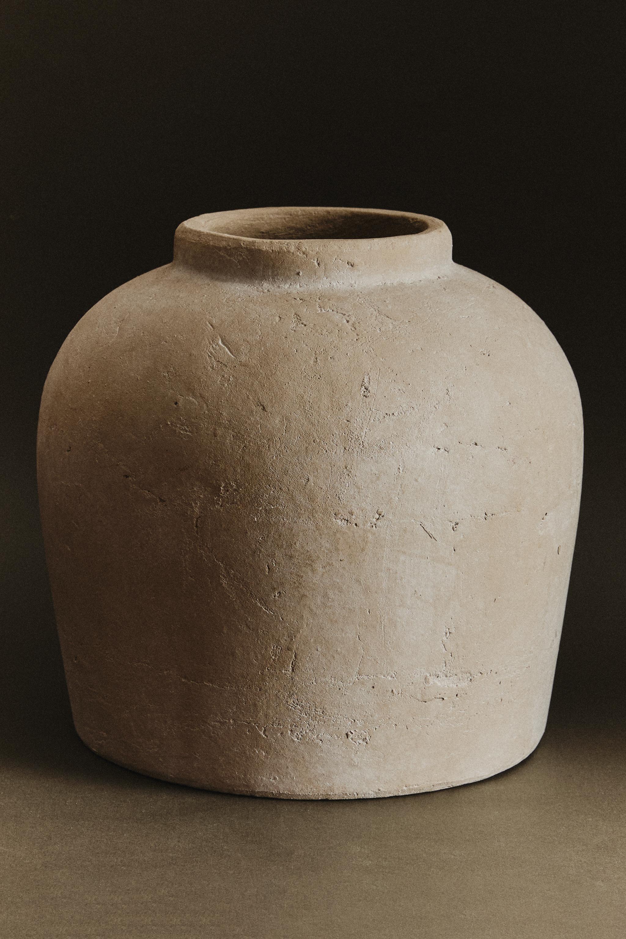CERAMIC VASE