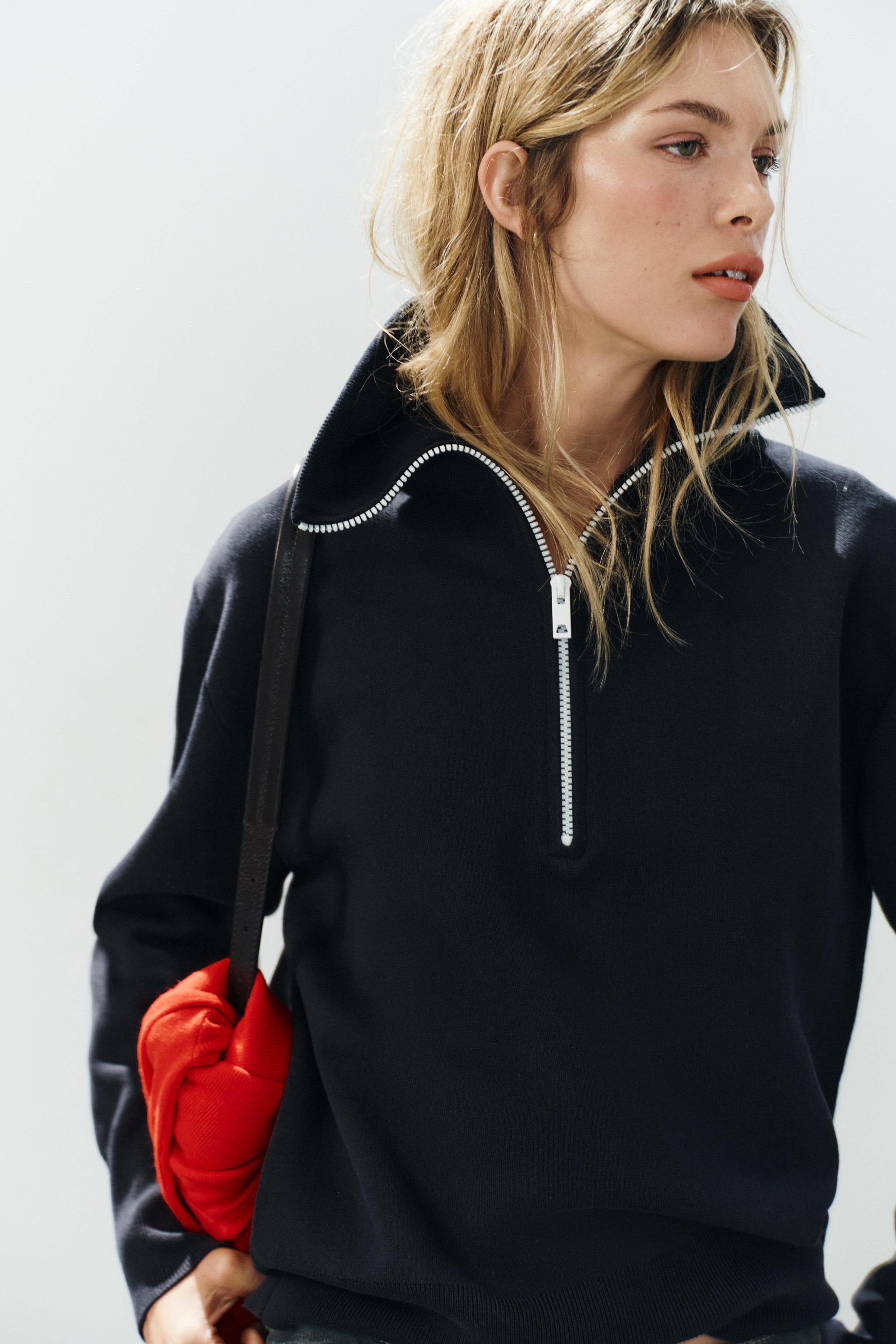 OVERSIZED ZIP-UP KNIT SWEATER