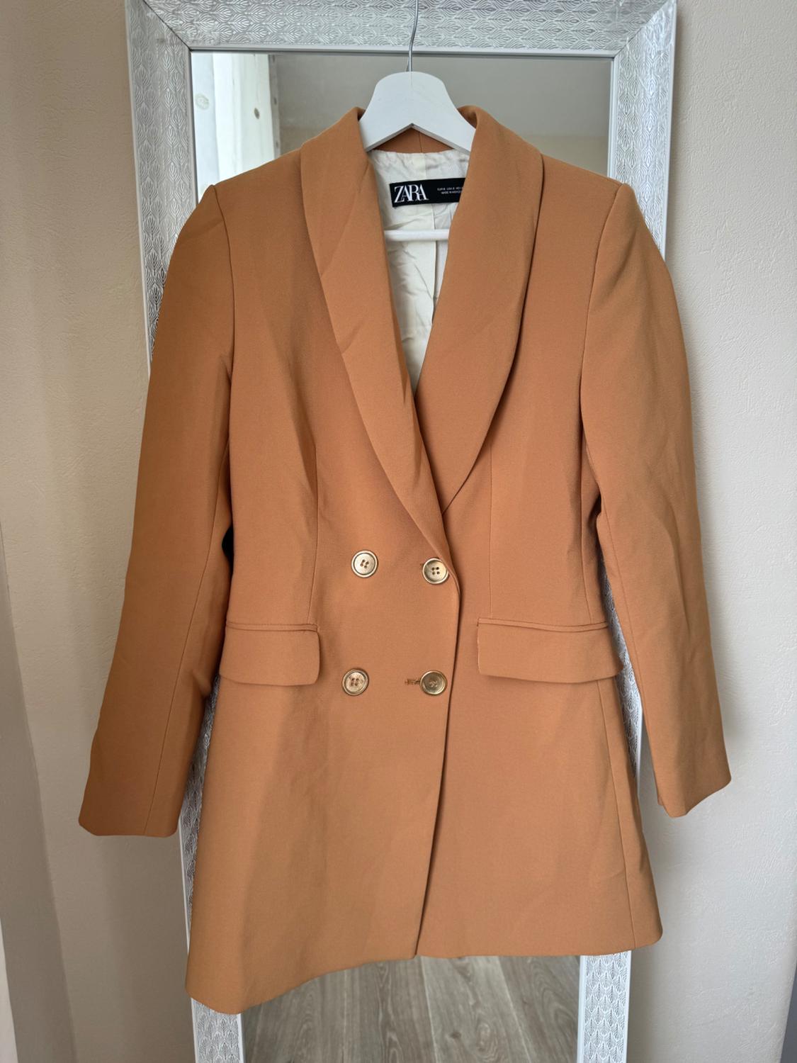LONG DOUBLE-BREASTED BLAZER