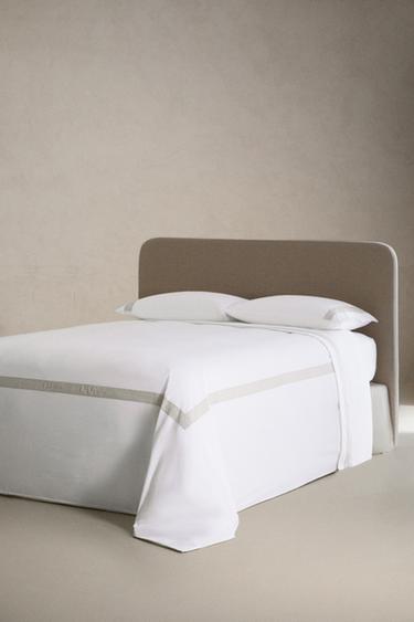 DRAP DE DESSUS COTON LISERÉ - Blanc de Zara - Image 1