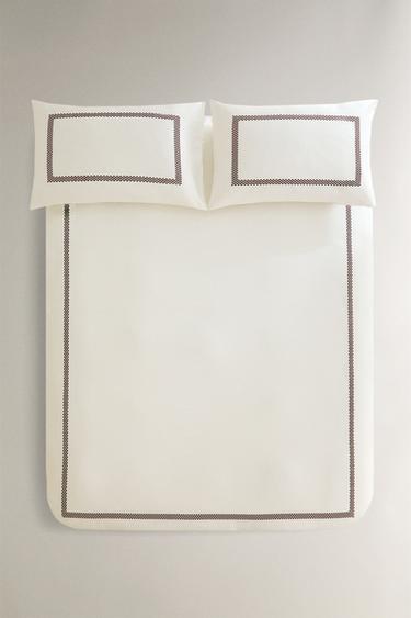 GEOMETRIC EMBROIDERED SATEEN DUVET COVER - Burgundy by Zara