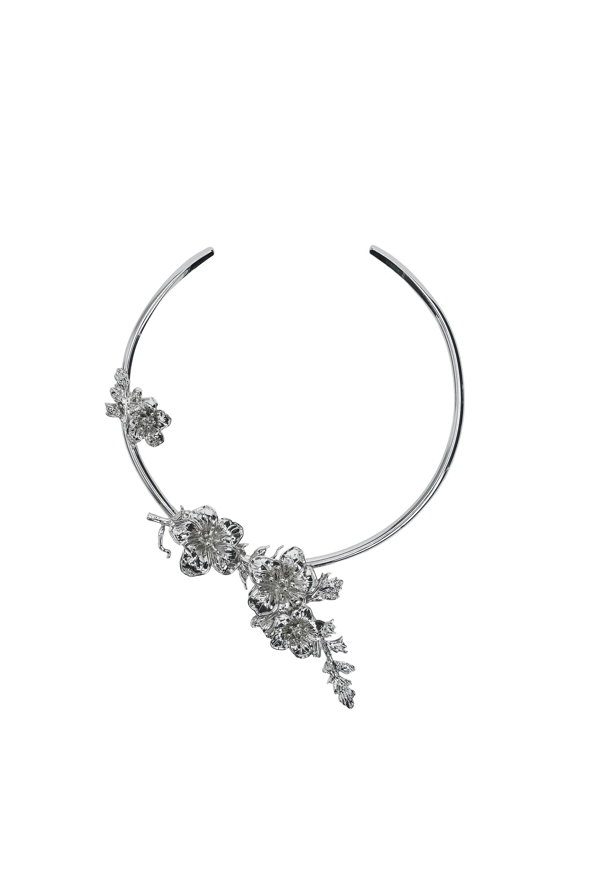 COLLIER CHOKER MÉTALLIQUE FLEURS RELIEF
