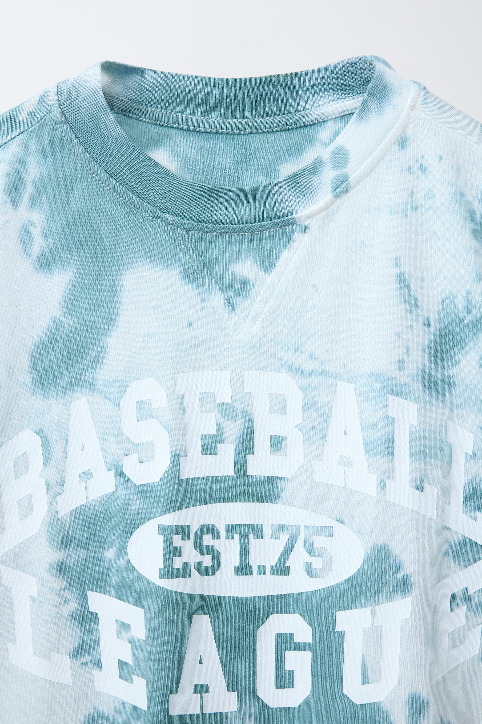 Short Sleeve Billabong Tie Dye Jumper TIE-DYE JOGGING T-SHIRT Blue/White  ZARA Australia, image size:2048x3072