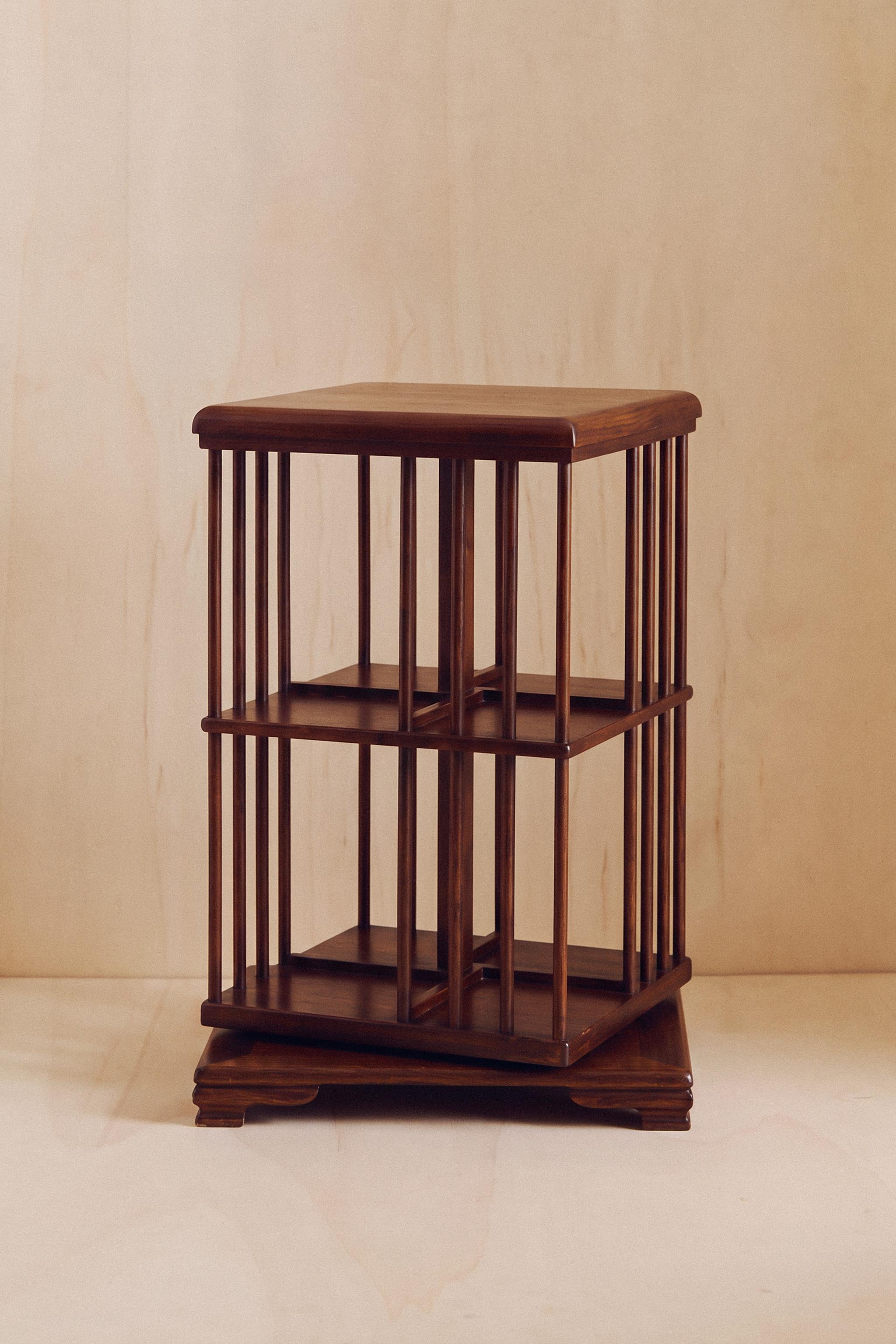 ROTATING BOOKSHELF