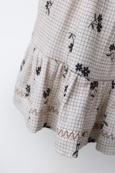 JUPE À CARREAUX IMPRIMÉ FLEURS - Écru / Noir de Zara - Image 3