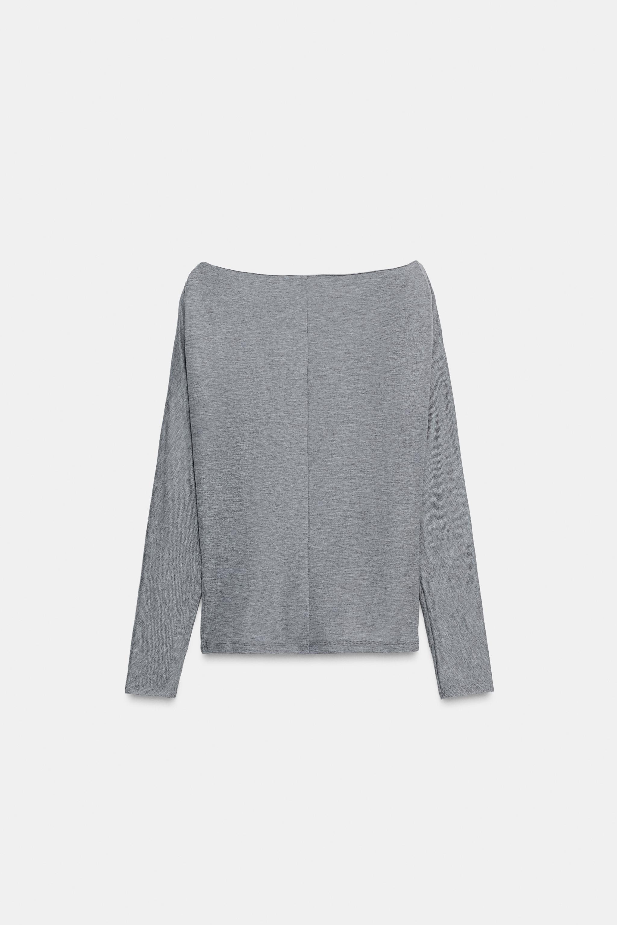 T-SHIRT À MANCHES CHAUVE-SOURIS AVEC CLOUS