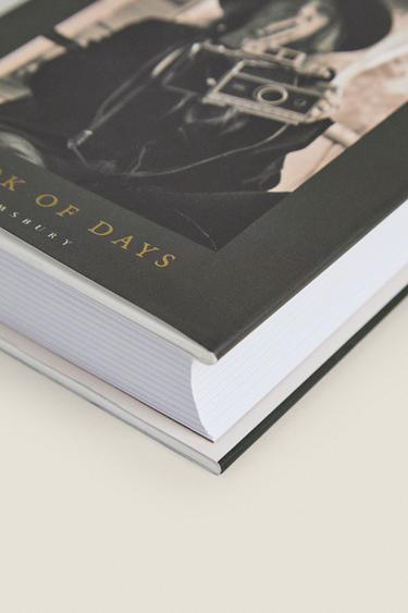 LIVRE PATTI SMITH: A BOOK OF DAYS - Noir de Zara - Image 2