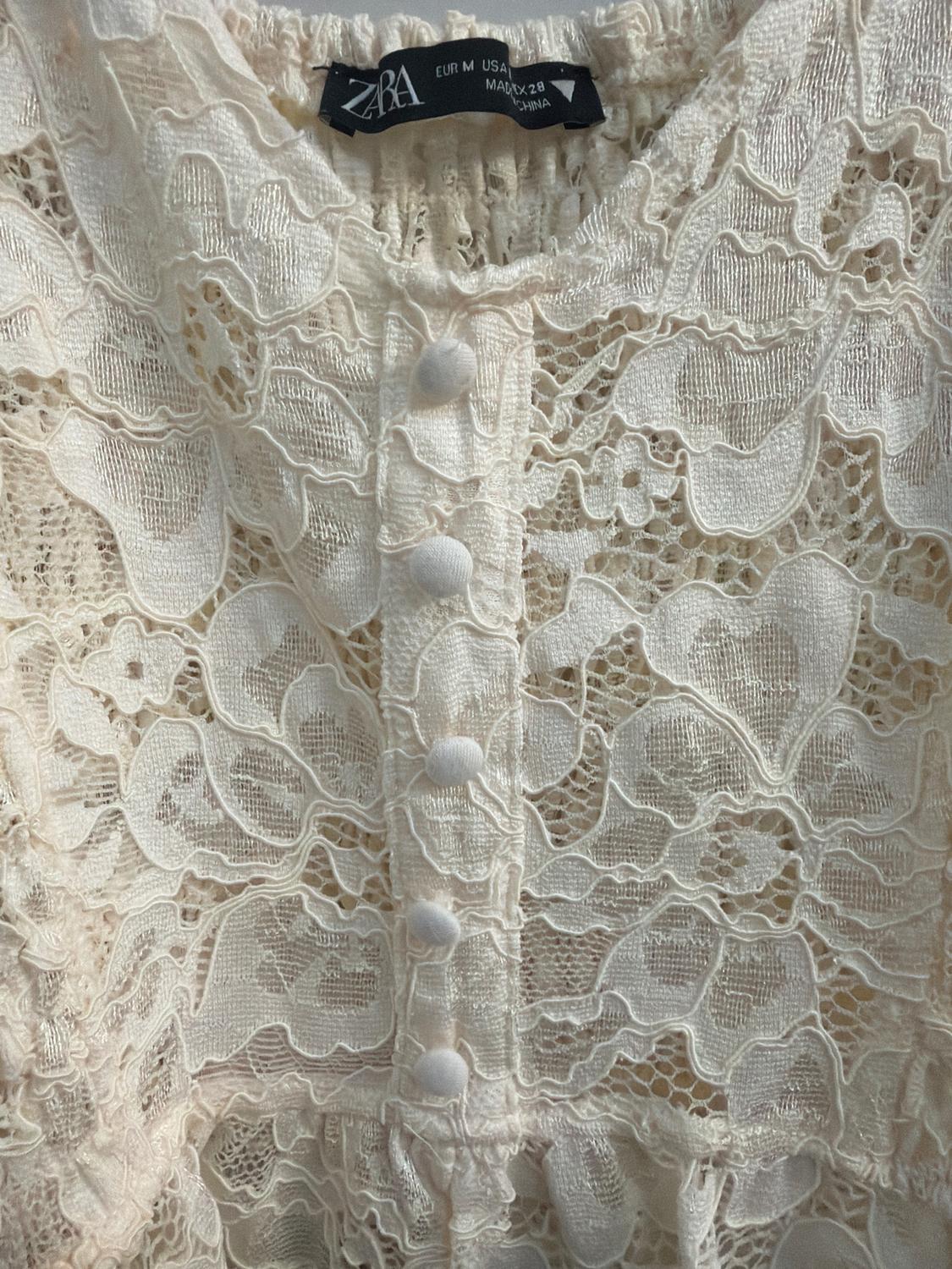 BUTTONED LACE TOP - Image 3