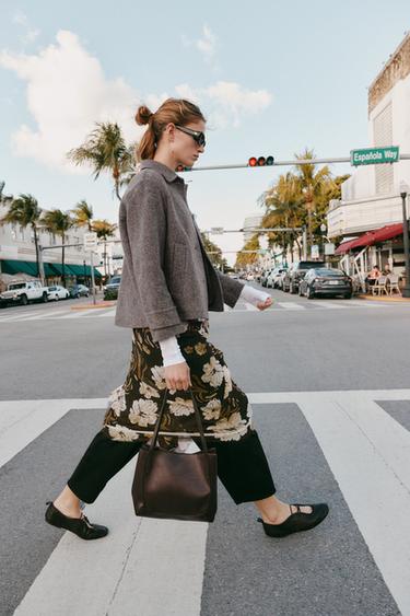 BOLSO SHOPPER DETALLES - Marrón de Zara