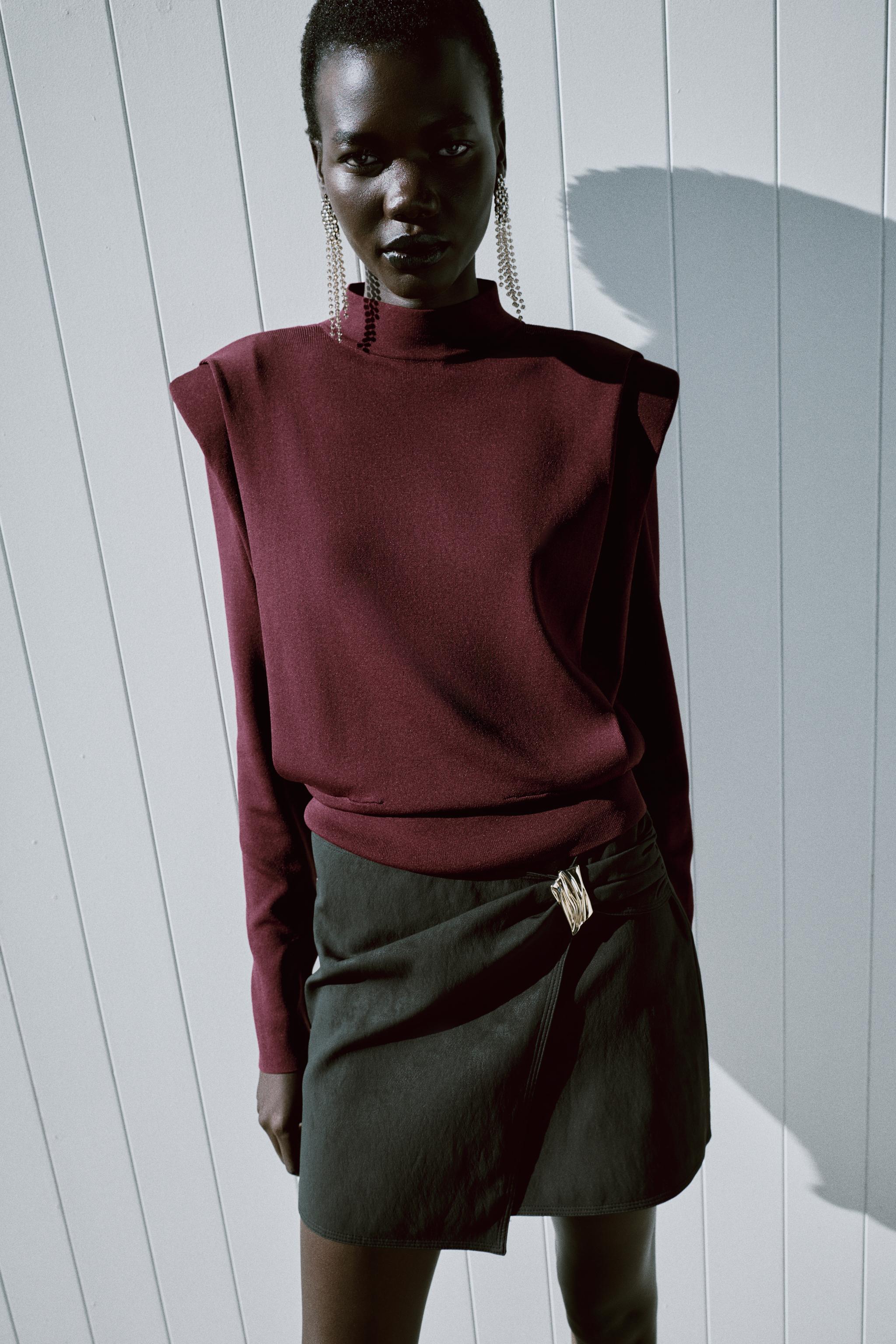 SHOULDER PAD KNIT SWEATER