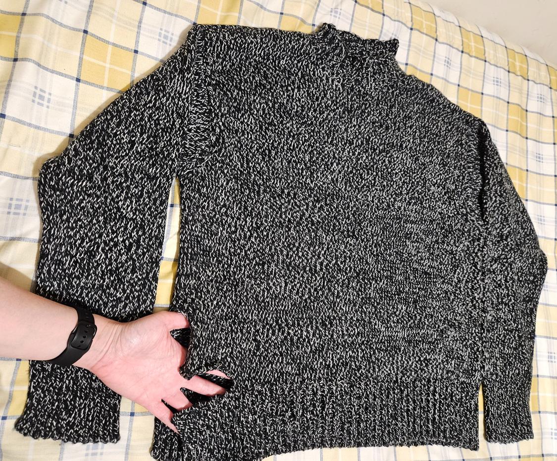 TWISTED YARN KNIT SWEATER WITH VENT AT THE HEM - Image 3