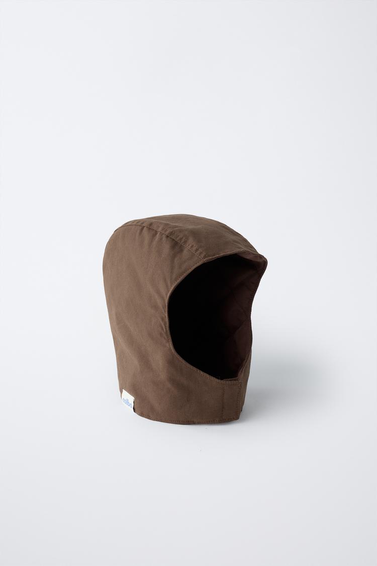 HOODIE HAT WITH LABEL