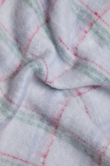 KIDS' BRUSHED FAUX FUR CHECK BLANKET - Blue by Zara - Image 2