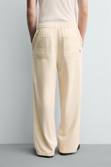 PANTALON COUPE DÉCONTRACTÉE À CHEVRONS - Beige clair de Zara - Image 2