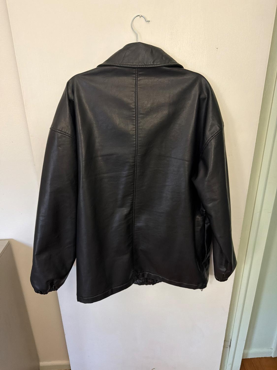 BLACK LEATHER JACKET RELAXED FIT - Image 2
