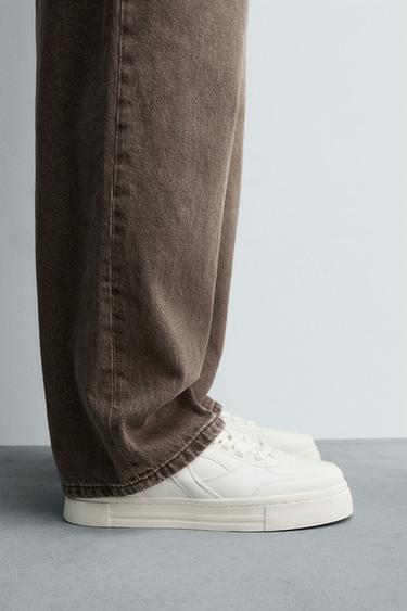 ZAPATILLA ESTILO RETRO - Blanco de Zara - Imagen 0