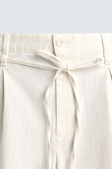 BERMUDA RELAXED FIT À PINCES - Écru de Zara - Image 8