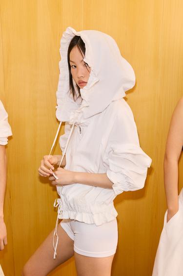 CHAQUETA CREMALLERA VOLANTES - Blanco de Zara